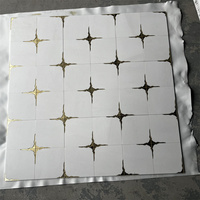 Carreaux de salle de bain modernes en mosaïque de marbre naturel poli, mélange de nacre, motif floral découpé au jet d'eau, blanc Thassos