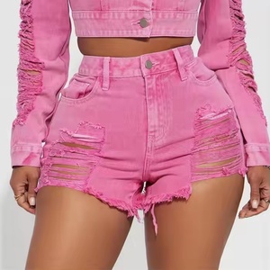 Ensemble en jean pour femme de haute qualité, sexy, avec crop top asymétrique et mini-short en jean délavé rose acid wash - Product Image 5