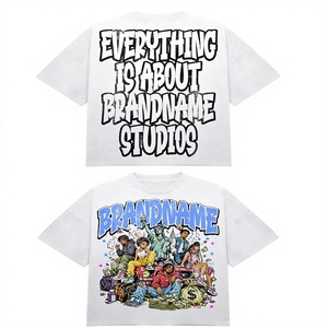 T-shirt personnalisé pour homme, motif urbain, illustration cloutée, manches courtes, haut tendance pour homme, T-shirt à motif graphique créatif - Product Image 1