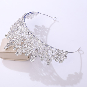 Couronne de mariée de luxe, diadème scintillant en strass avec feuilles, coiffe élégante style forêt pour mariage, bal de promo et fête - Product Image 6