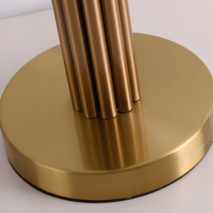 Lámpara de Mesa de Lujo Ligero, para Sala de Estar, Dormitorio, Mesita de Noche, Decoración de Diseño, Sala de Exposiciones, Modelo, Estilo Simple - Product Image 4