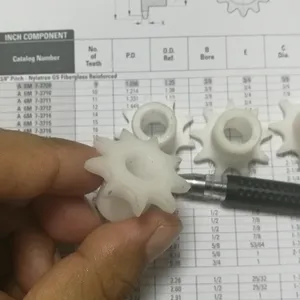 Zhejiang ningbo kunststoffs pritz guss fabrik kunden spezifische injektion kleine kunststoff zahnräder für spielzeug auto und uhr ausrüstung