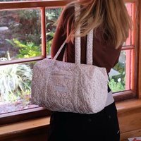 Logo taille personnalisée Mini Floral coton matelassé femmes voyage Duffel Duffle Weekender épaule sac de nuit avec Double poche avant