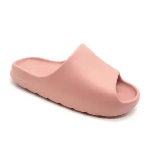 Sandales décontractées HEVA unisexe en vente à chaud sandales de salle de bain avec semelle souple en EVA imperméables pantoufles pour femmes avec logo personnalisé