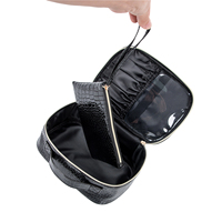 Trousse de Maquillage 2-en-1 Effet Croco avec Porte-Pinceaux et Pochette Amovible, Organisateur de Coiffeuse Étanche, Ferrures Noires et Dorées