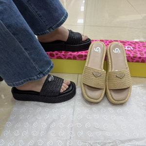 Pantofole con <span class=keywords><strong>tacco</strong></span> <span class=keywords><strong>alto</strong></span> che possono essere indossate sia come capispalla che come infradito piatte a punta per scarpe da donna - Product Image 2