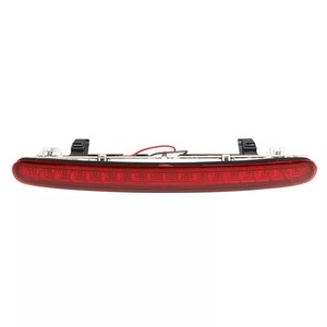 Luz de freno LED de montaje alto para Volkswagen Beetle 2012-2019, negra y roja, M134 - Product Image 1