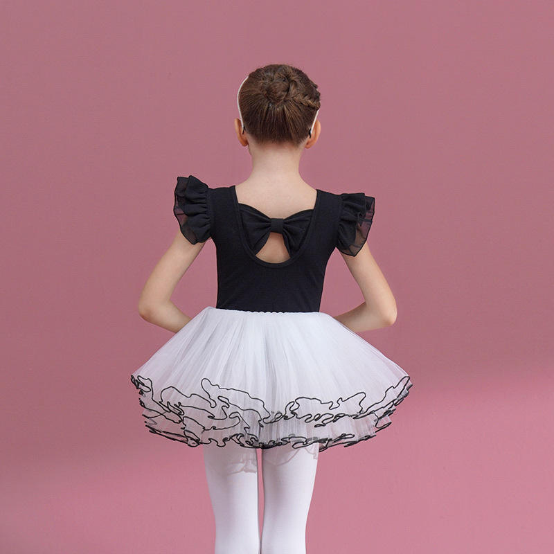 ชุดเดรสแขนบินสีดำ + กระโปรง Tulle