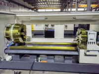 Tour CNC horizontal robuste à double mandrin QK1330/QK1335/QK1343/QK1353/QK1363 pour raccords de puits pétroliers conformes aux normes API