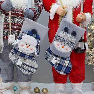 Calcetines navideños de 28x45cm con diseño de muñeco de nieve, decoraciones de tela tejida para bolsa de regalo navideña, adorno para árbol - Product Image 1