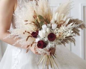 Bouquet de fleurs de mariage en gros, personnalisé, style bohème, roses rouges et blanches préservées, fleurs éternelles pour la décoration de mariage, vente en gros - Product Image 3