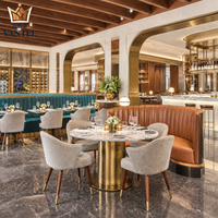 Ensemble de mobilier de luxe pour hôtel et restaurant avec banquette, chaises de salle à manger, tabourets de bar, comptoir de buffet et chariot de service