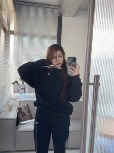 Y2146 3D防光标标志天鹅绒纯色简约多功能圆领长袖宽松情侣连帽衫套装 - Product Image 3