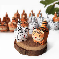 Petit tigre sculpté à la main en bois massif, artisanat en bois, accessoires pour la maison, salon, bureau, ornement de bureau, cadeau