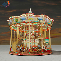 Manège de luxe à deux étages avec chevaux, style antique, à vendre
