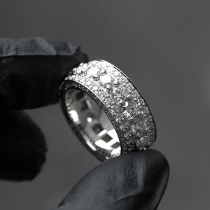 Anello di fidanzamento classico da donna Q070 in oro bianco con diamante rotondo taglio brillante colore D naturale - Product Image 3