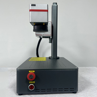 Machine de marquage laser UV de bureau refroidie à l'eau 3W 5W pour le marquage du plastique, du verre et du métal