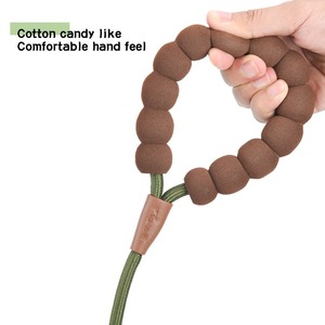Correa de Lujo para Perro, Suave, Reflectante, Ecológica e Impermeable, con Mango de Espuma de Burbujas, Diseño Anti-Tirones con Cadena en P y Liberación Rápida - Product Image 4