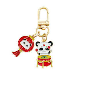 Porte-clés léger de haute qualité en alliage de zinc émaillé, personnalisé avec un logo ou un nom, en forme d'animal, prix de gros - Product Image 1