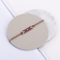 Bracelet Bohème en Perles de Riz, Tressé avec des Perles Géométriques Quadrilatères, Bijou Féminin en Corde