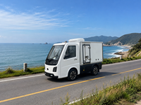 Mini camion électrique Runhorse avec boîte de refroidissement, vitesse maximale de 80 km/h, autonomie de 270 km, efficace pour le transport d'aliments frais