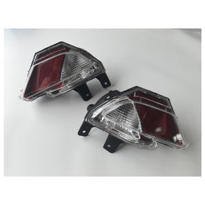 Feu arrière de pare-chocs Rav4 81490-0R040 81480-0R040 pour Toyota 2016-2018 Le avec ampoule et connecteur - Product Image 1