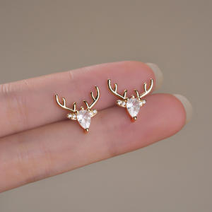 Pendientes E3349 Golden Deer con Cristales de Corte Pera y Circonitas, Chapados en Oro de 22k, Lindos para Uso Diario de Mujer - Product Image 3