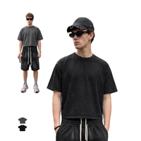 T-shirt personnalisé à col ras du cou, coupe ample, style rétro vintage, délavé et vieilli, avec clous métalliques et rivets sur le col, manches courtes