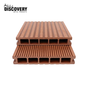 Panneaux de clôture horizontaux modulaires 3D modernes en aluminium <span class=keywords><strong>et</strong></span> métal, traitement naturel enduit du cadre WPC pour faciliter la maison <span class=keywords><strong>et</strong></span> le jardin extérieur - Product Image 4