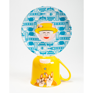 Ensemble tasse et assiette Queen avec motif Corgi et motifs britanniques pour l'heure du thé - Product Image 1