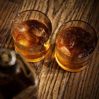 Vente en gros de verres à whisky modernes miniatures avec logo personnalisé, ensemble de verres à shot avec base épaisse, réutilisables, de haute qualité