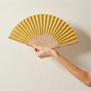 Abanico plegable de madera de bambú español de Color puro de 23cm al por mayor, estilo deportivo clásico, decoración del hogar, regalos de empresa, boda - Product Image 4