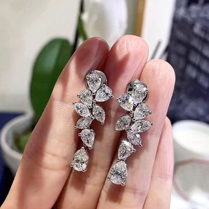 Eleganti Orecchini Lunghi a Goccia con Motivi Floreali per Donne, Forma di Spiga, Accessori per Orecchie da Indossare Quotidianamente - Product Image 1
