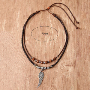 Collar de Cuero con Colgante de Pluma Retro Europeo Americano, Joyería Unisex, Cuentas de Madera de Plata Tibetana, Diseño Multicapa - Product Image 3