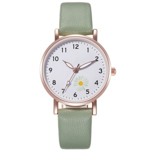 Nouvelle montre tendance simple de style coréen pour femmes étudiantes, montre à bracelet en cuir lumineux, montre légère et fraîche pour étudiantes - Product Image 1