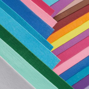 La sostenibilidad cumple con el rendimiento: fieltro de poliéster 100% impermeable y transpirable - Product Image 1