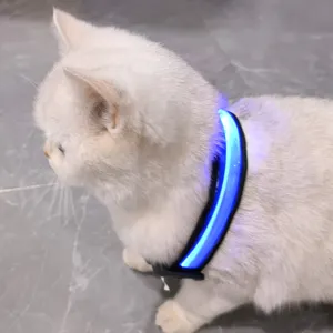 Tali binatang peliharaan kerah reflektif pengisian daya USB, tali leher anjing led menyala dalam gelap