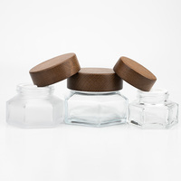 Contenant cosmétique personnalisé WeWood Vietnam en verre dépoli pour crème visage, avec bouchon à vis en bois anti-déversement
