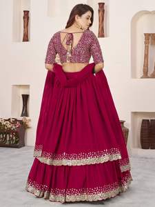 Lehenga Moderno Rosa Madder Fluido de Georgette Suave con Borde de Lentejuelas Plateadas de Lujo y Encaje, Brillo de Elegancia Real para Bodas - Venta al por Mayor - Product Image 2