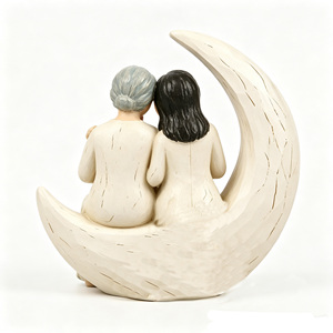 Estatua Personalizada de <span class=keywords><strong>Abuela</strong></span> y Nieta Sentadas en una Luna Creciente, Figura de Resina, Escultura de Amor Familiar, Regalo - Product Image 5
