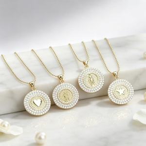 Collar con Colgante de Moneda Chapado en Oro de 18K de Lujo con Circonitas para Mujer, Joyería al por Mayor con Medallón Redondo de Corazón de la Virgen María y San Benito - Product Image 4