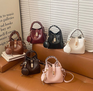 Sacs seau tendance 2026 avec poignée tressée, petite bourse à monnaie décorée comme breloques de sac, sacs tendance pour femmes, sacs pour téléphone portable - Product Image 6