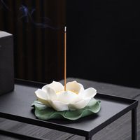 Brûleur d'encens à fil de lotus en céramique, ornement floral fait à la main, inspiration zen, diffuseur d'aromathérapie, porte-encens créatif