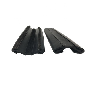 Bande d'étanchéité de <span class=keywords><strong>profil</strong></span> de flocage <span class=keywords><strong>en</strong></span> <span class=keywords><strong>caoutchouc</strong></span> <span class=keywords><strong>en</strong></span> forme de H <span class=keywords><strong>en</strong></span> EPDM personnalisée pour fenêtre de voiture - Product Image 1