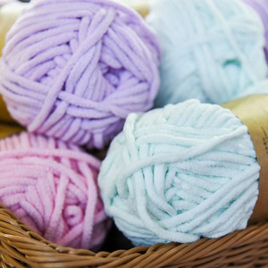 Grosir benang Chenille tebal Jumbo Super lembut rajutan tangan 100% poliester tebal - Product Image 1