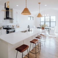 Îlot de cuisine en bois, ensemble de meubles modernes, design complet, finition en marbre stratifié, robinet