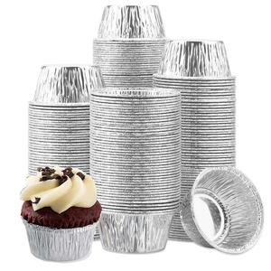 Moules à cupcakes et muffins jetables en aluminium PET de qualité alimentaire, avec couvercles, en feuille d'aluminium argentée, pour la cuisson de puddings, crèmes brûlées et œufs. - Product Image 5