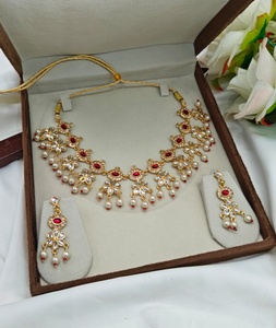 Ensemble collier élégant plaqué or de haute qualité avec boucles d'oreilles pour femmes Collier classique avec boucles d'oreilles Designer Wedding Wear - Product Image 1
