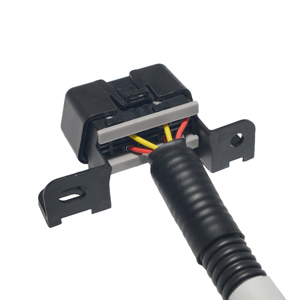 Connecteur de faisceau de câblage automobile avec support de montage sur châssis intégré - Product Image 1