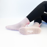 Chaussettes de Pilates respirantes et écologiques antidérapantes pour commandes en gros, avec nœud rose et grip antidérapant, pour le yoga, la barre et l'entraînement de fitness d'automne